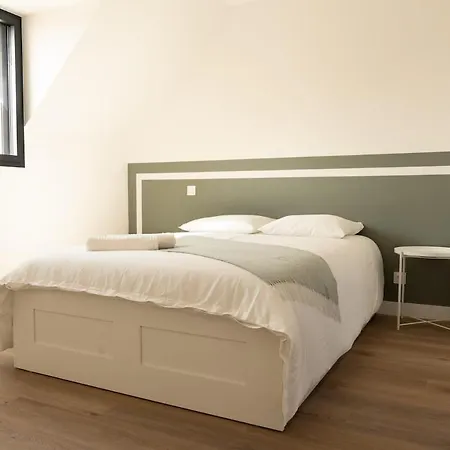 Maison Contemporaine Nyaraló *