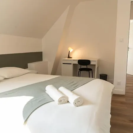 Maison Contemporaine Nyaraló *