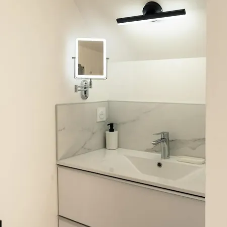 Maison Contemporaine *